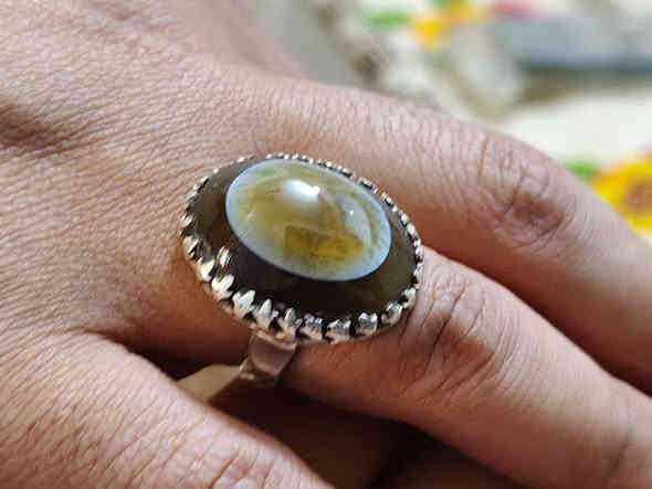 جزع يماني بقري طبيعي بذمه خامه ملكيه وشفاف بصياغه مميزه السعر 65  الف للطلب *********** بغداد
