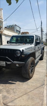 غلادياتور ٢٠٢٢ • V6 ٣.٦ • دفع رباعي