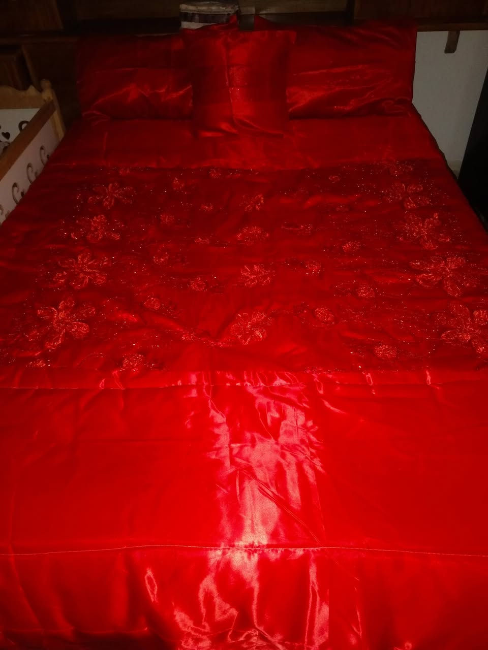 سلام عليكم
نزلات ثنين للبيع بعدهن جدد مفروشات مره وحده فقط 
وحده مشتريه ب90 ورايده ب50 
والثانيه مشتريه ب50 وريده ب30 
***********موجود ع واتساب
