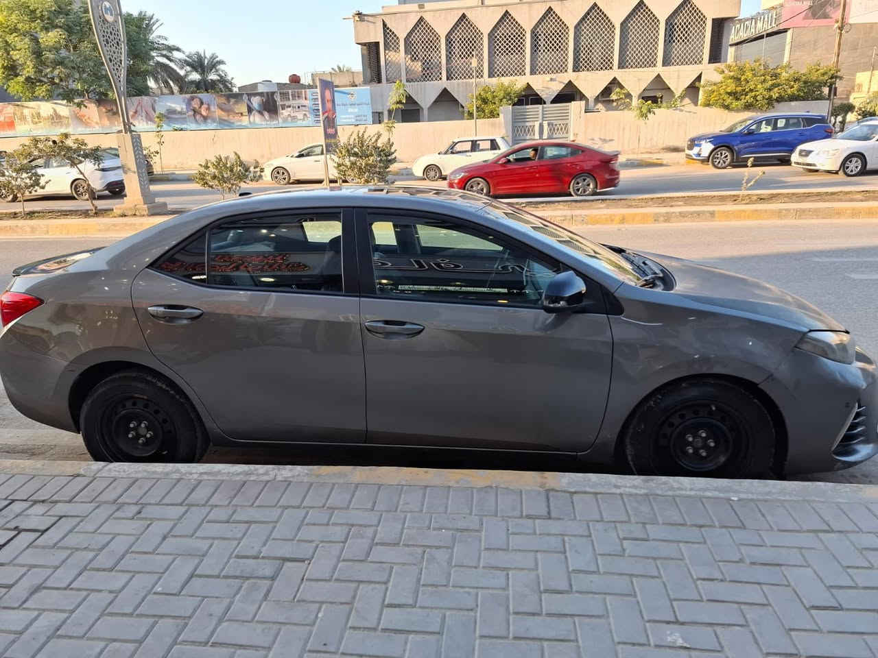 السلام عليكم 
كورولا 18 SXE اعلى فئه رقم بابل مميز
حادثها فقط بنيد وبلعراق نطخت الباب وتبدلت بدون دواخل وايرباكات سليمه كير ومحرك كفاله
فول مواصفات 
فتحه سقف 
كشن كهرباء 
كراسي جلد 
كشنات هيتر 
شاشه وكامره 
ردارات جانبيه واماميه وتوقف ذاتي
اشاير مري 

العنوان / حله 
استفسار ***********
