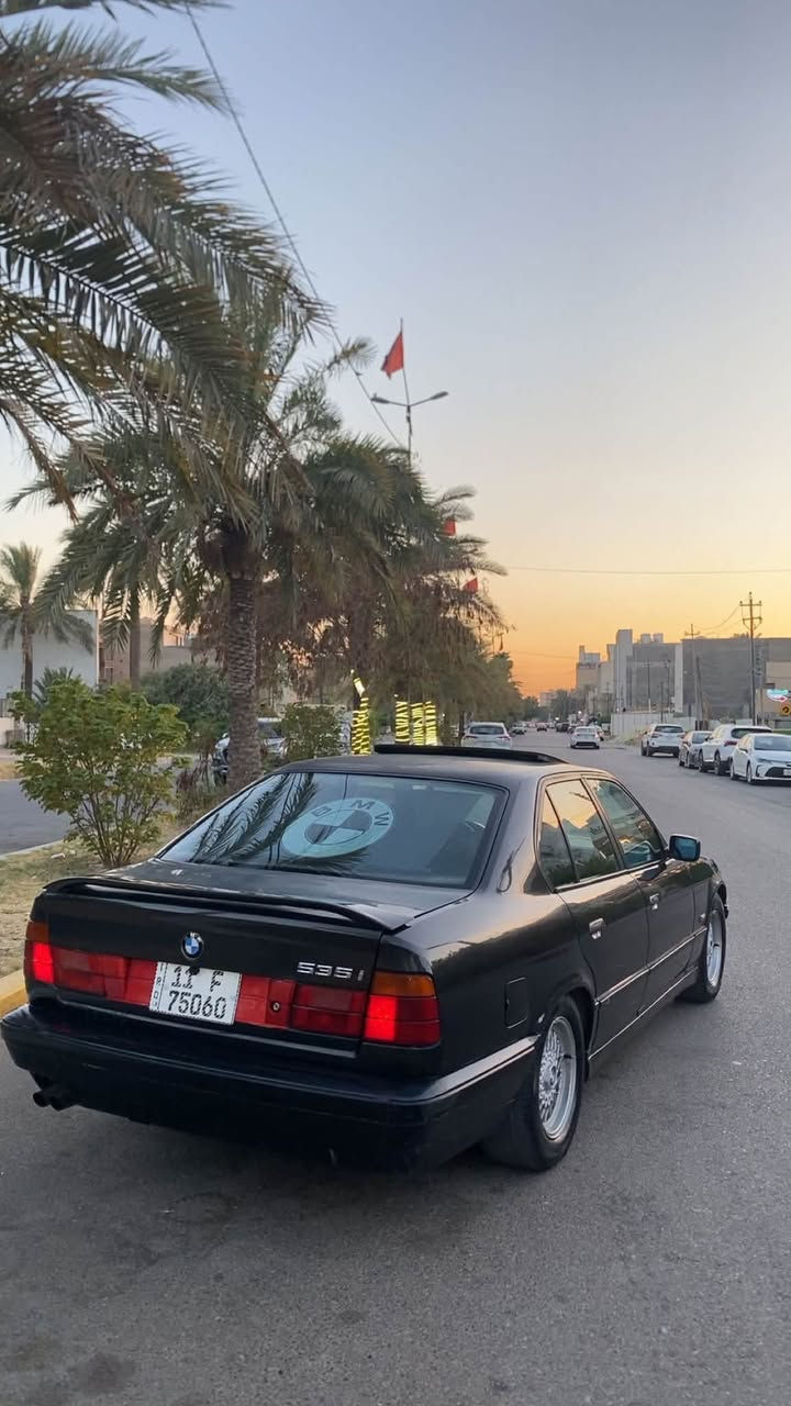 للبيع Bmw535 
موديل ٩١ رقم بغداد الانكليزي باسمي تحويل مباشر هزه وارقام جدد
محرك كير شغال ١٠٠/١٠٠
حداديه جديده امامي خلفي ١٠٠/١٠٠
تبريد شغال ثلج منضومه جديده 
موصفات 
دبل ايرباك دبل كمبيوتر دبل جام 
سلايد رووف طكيتن 
كشنات جلد اسود كارتير كهرباء 
بطاين جلد كارتير اسود صاج ملكي 
بجم عريض 
مري منفصل
ترايش لمتد اسود
زراك  امامي 
امبفاير اصلي 
جام اربعه كهرباء مري كهرباء 
ويل خليه اصلي وتخم تاير جديد  
سياره وارد يابان كلش ناعمه وسريعه عليها ادامه كامله بدون اي نقص  مال جناي 
مصبوغه عام للجماليه بدون ضربه ولا خايس 
السعر 58 $ 
للاستفسار الاتصال على الرقم ***********
مكاني السيديه حي الاعلام
