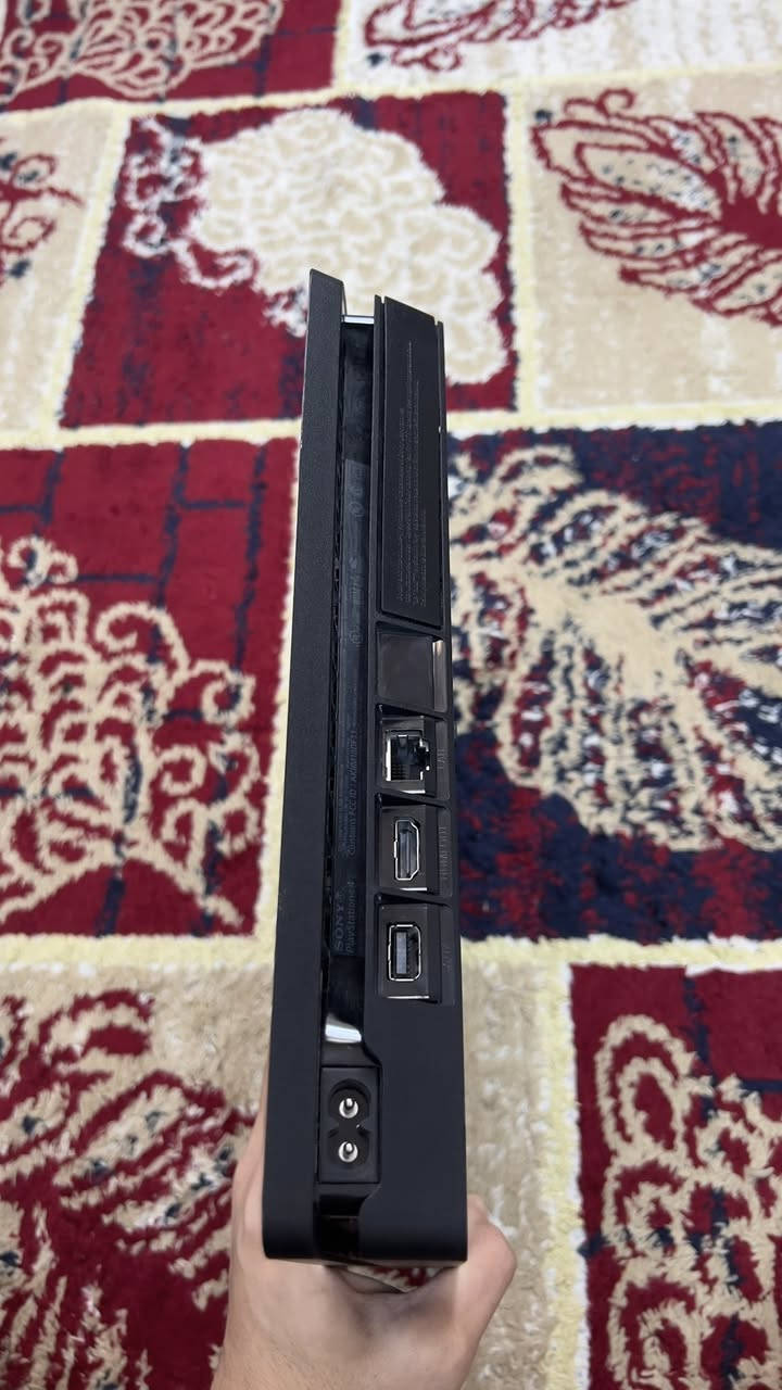 سلام عليكم
بلي فور سلم للبيع ذاكره 500 لا مفتوح ولا مصلح وياا جوستك ثنين + كيبل شحن + كارتونه السعر 200 قفل قفل مكاني بغداد البلديات (*********** )
