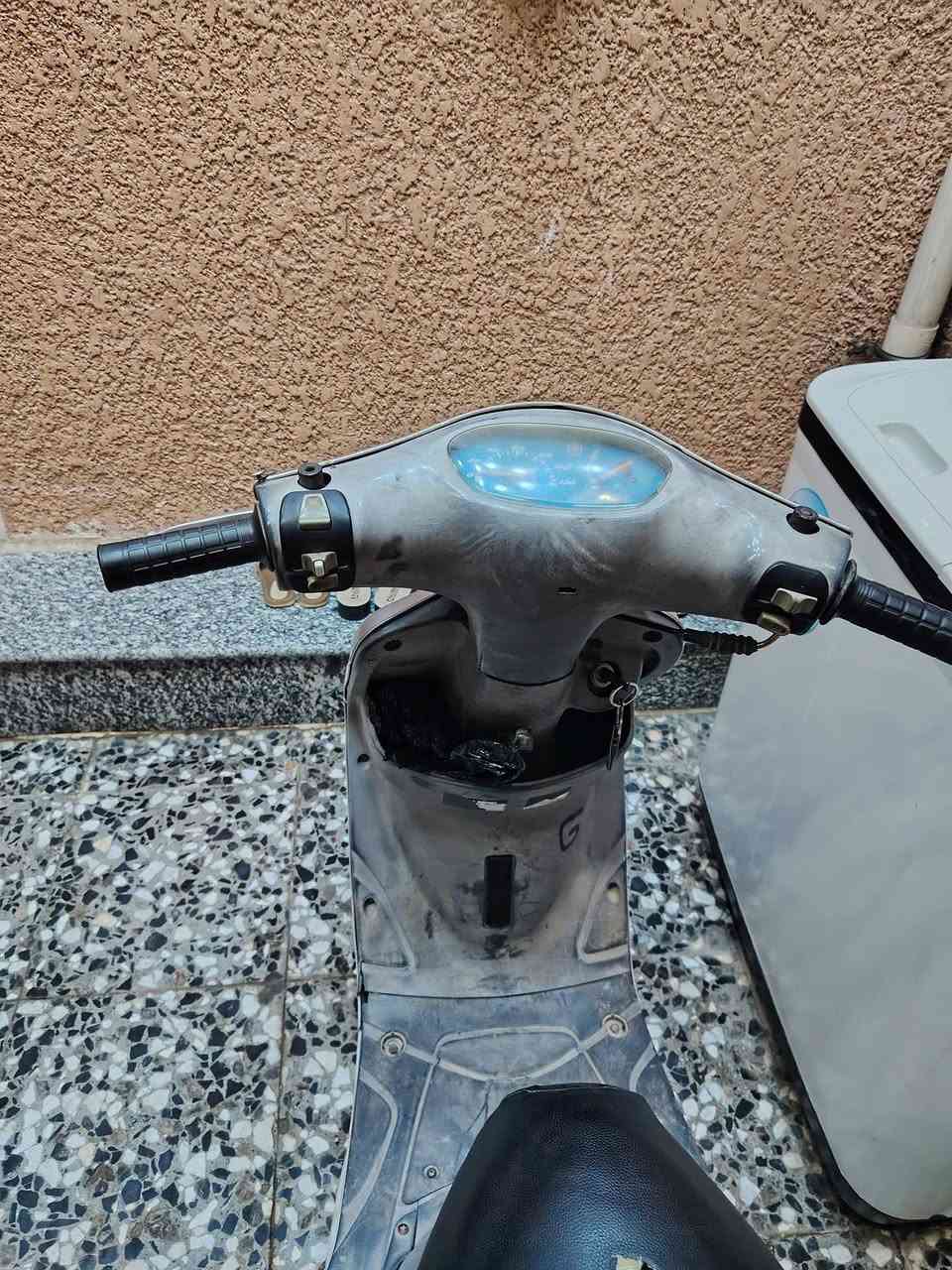 دراجه ماكس للبيع مكاني مدينه الصدر للحميديه رقم الهاتف ***********السعر ٥٠٠ وبيهه مجال حك الجيه
