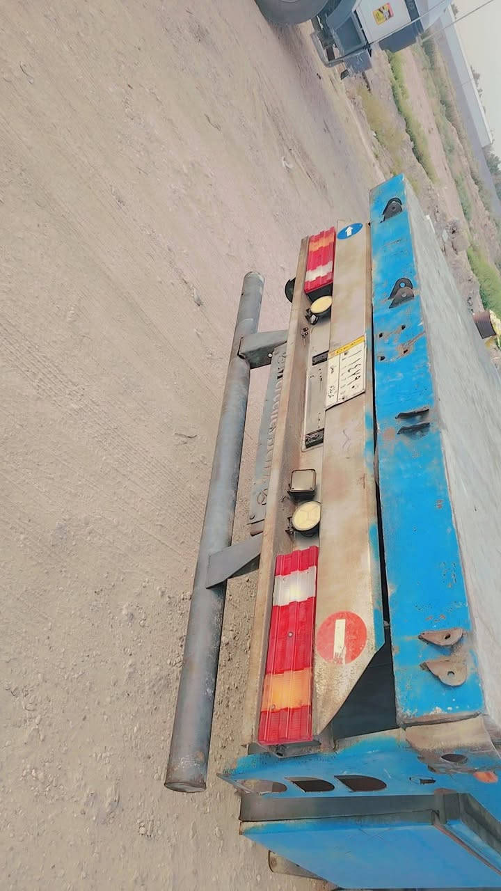 سلام عليكم عرباين للبيع وحده بلوم ٣دناكير وحداديه ٤دناكير تخم تاير ***********
***********
