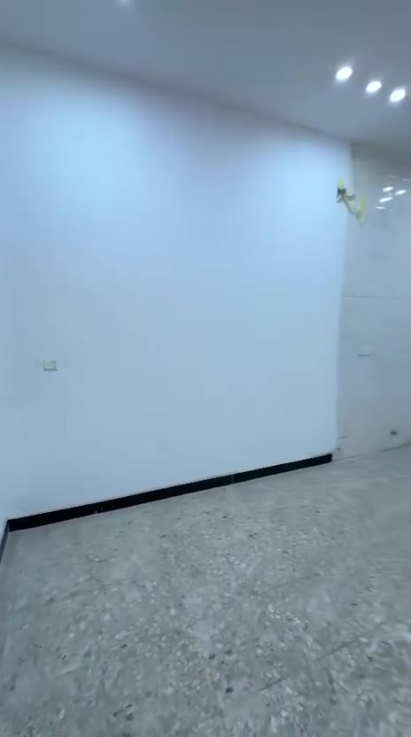 للايجار شقة ارضية غرفتين صالة مطبخ خدمات في الغدير الفرع المقابل ماركت ابو رحمن الايجار المطلوب 650الف مكتب سرمد الفهد ***********
***********

