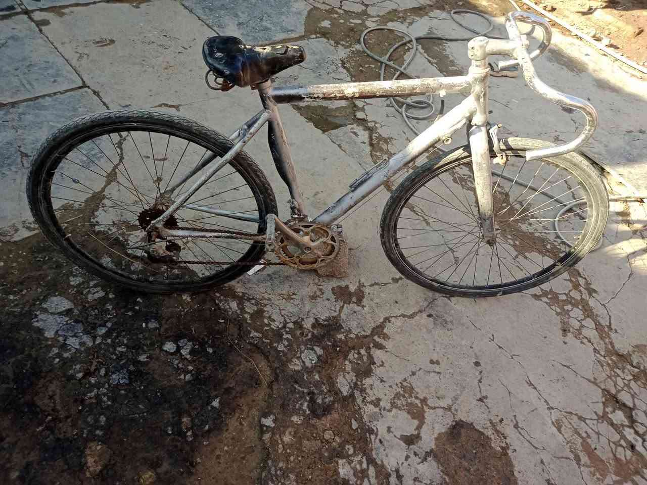 بايسكلات للبيع الاخضر 30 والرياضي 45 والبناتي 40قفل مكاني زويرجات قرب السفحه ***********
