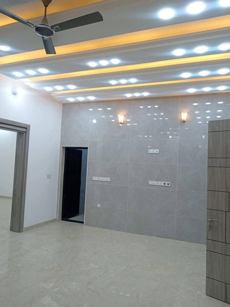 ‏‎‏‎دار  للبيع او المراوس النجف الاشرف
حي الجامعة خلف المدينه المائيه 
مساحه الدار  ٢٠٠ م 
شارع ١٥ موقع ممتاز 
طابقين بناء جديد vip
وكذالك يوجد مسبح داخلي 🏊 

للاستفسار اكثر مراجعة مكتب الدر او إلاتصال ع الأرقام المذكورة 

***********ابو عباس الجليحاوي 
يتوفر واتساب 

*********** حسين الاعسم 
يتوفر واتساب 

#نستقبل_عروضكم_العقارية_في_كافة_احياء_النجف_الاشرف_اهلاً_وسهلاً
