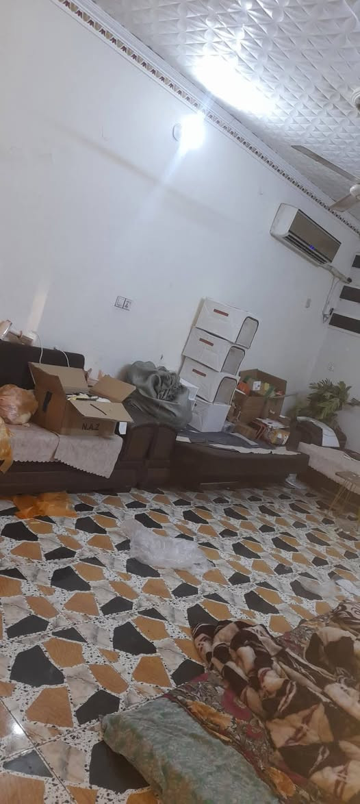 السلام عليكم بيت اوقاف مساحه 275 متر خلف جامع شاكر هندس السعر خاص***********
