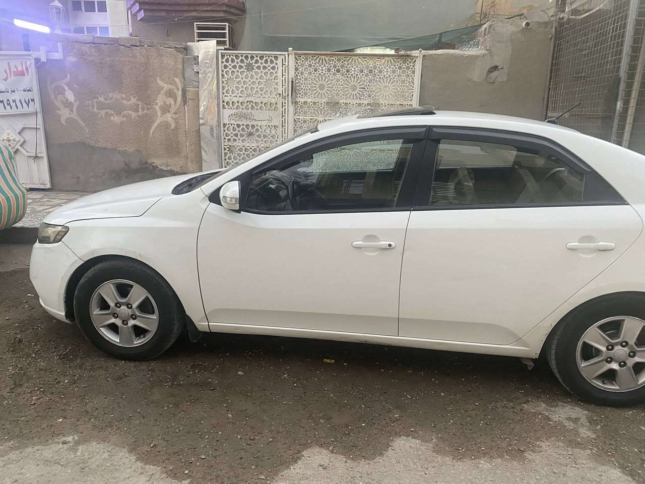 سيراتو 2009
صدر خلفي امامي جديد

تبريد ثلج 

5 ويل كب

تخم تاير 

فتحه 

فول موصفات من عدى بصمه

مكينه1600 لاتنقيص ولابخار

سعر 90 وبيه مجال 

مكان الغزاليه

‭0772 728 8413‬
