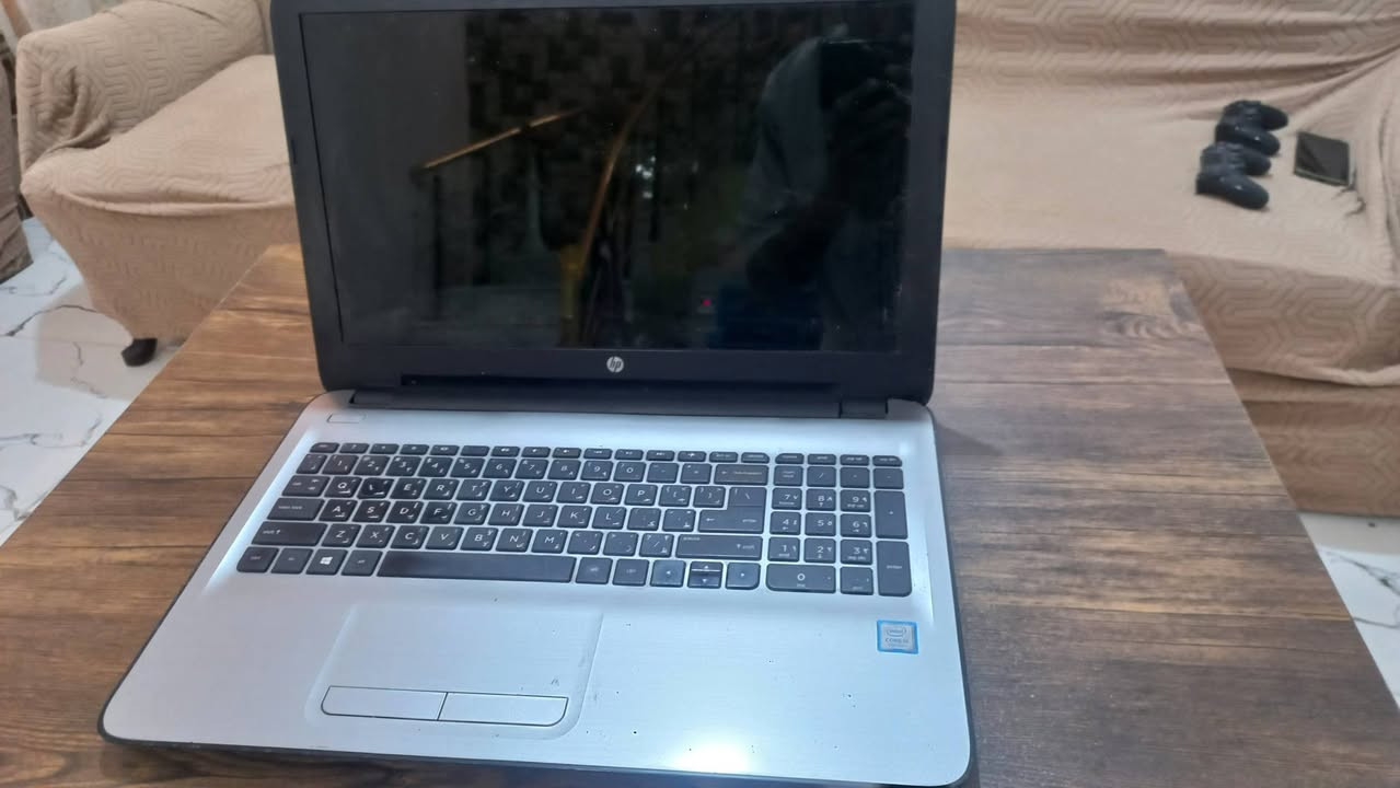 لابتوب نظيف للبيع
للبيع لابتوب HP Notebook 

المواصفات الكاملة.

 الجيل السابع) ( )CPU): Intel® Core™ 15-72000 المعالج

كروت الشاشة (Dual GPU) الجهاز يحتوي على كرتين شاشة

المنفصل AMD Radeon Graphics ممتاز للألعاب الخفيفة وبرامج التصميم)

Intel HD Graphics 620 المدمج
رام ٤ ddr4 قابل للتطوير 
الهارد ٥١٢ hhd قابل للتطوير 
اللابتوب يفيد للدراسه و للألعاب الخفيفه و المتوسطه 
اللابتوب يحتاج فرمته و حرف (w) مخلوع من مكانه يعني تكلفك فقط ٥ تالاف


**إذا كنت صاحب هذا الإعلان وتريد حذفه لأي سبب، رجاءا أرسل رسالة إلى الدعم الفني**