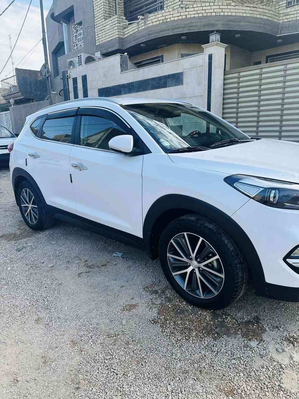 سلام عليكم توسان موديل ١٧  خليجي شركه الكاصد  سياره حلوه ونضيفه شوفت عينك شاشه جبيره سايد بريك بلرجل  تبريد قطعتين مراوس بجيب مكاني بابل


**إذا كنت صاحب هذا الإعلان وتريد حذفه لأي سبب، رجاءا أرسل رسالة إلى الدعم الفني**