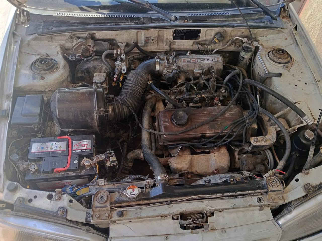 السلام عليكم سياره موديل ٩٢ النتره كير اوتو ومحرك 1600 العنوان ابو غريب العمارات السكنيه رقم *********** واتساب السعر ٤٢ وبيها مجال
