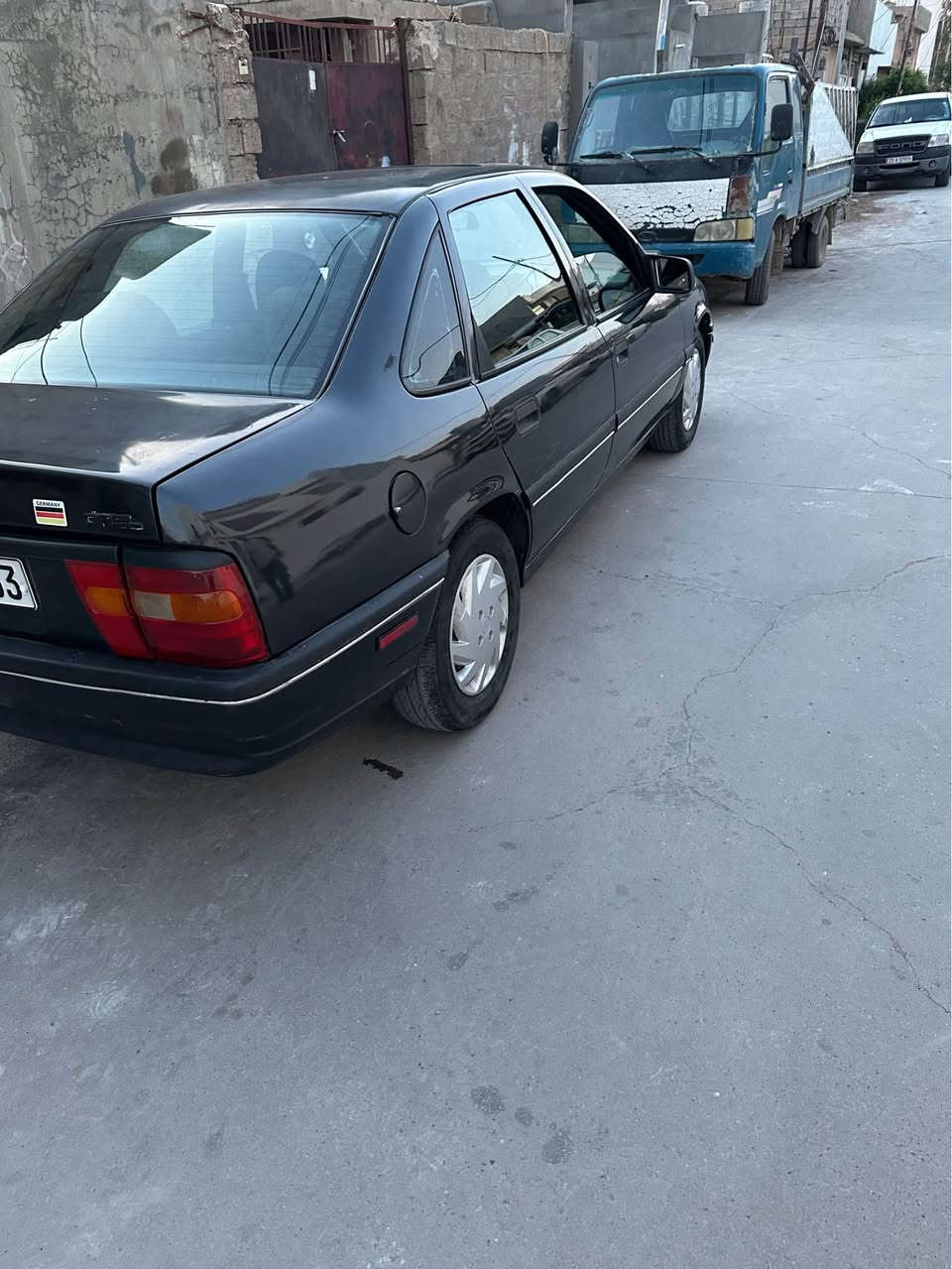 اوپل موديل 1991
مةكينة 18 گير اوتو ماتيك
بي ليدراو ليدراوي نية هيج 
تةنها بوياخ عامة بو جواني
سبوخي جوانة
سلايت 
جام كهربا
رقم سليمانية
رقم و سنةوي تازةية تا 2030
بةناو خومةوةية سنةوي
كارةبايي كامل مةزبوتة 
گةرمي ايش اكات بةشةرت
ناو خورفةي جوانةي
تاخم بيشو پشت لوكة
تاخمي تايةي لوك كراوتة ژيري حةفتةيةكة
كيرو مةكينة بةشةرت لوكن
هةزةي تازةية
 سعري 43 وةرةقةو مةجال  
شوين كركوك رحيماوة رةقةم تةلةفون
*********** كركوك, العراق
