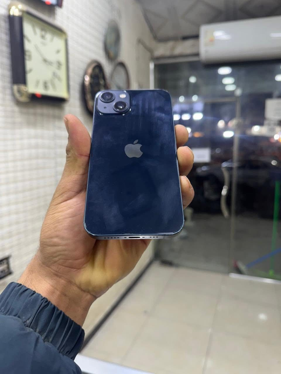 ايفون 13 العادي لون نيلي  ذاكرة ١٢٨  البطارية ٧٥ نزلت بالتحديث استعمالها طبيعي ، مبدل شاشة اصلية ٣ خيارات مكاني بغداد سعر ٣٢٥ بي مجال بسيط
للتواصل ***********
