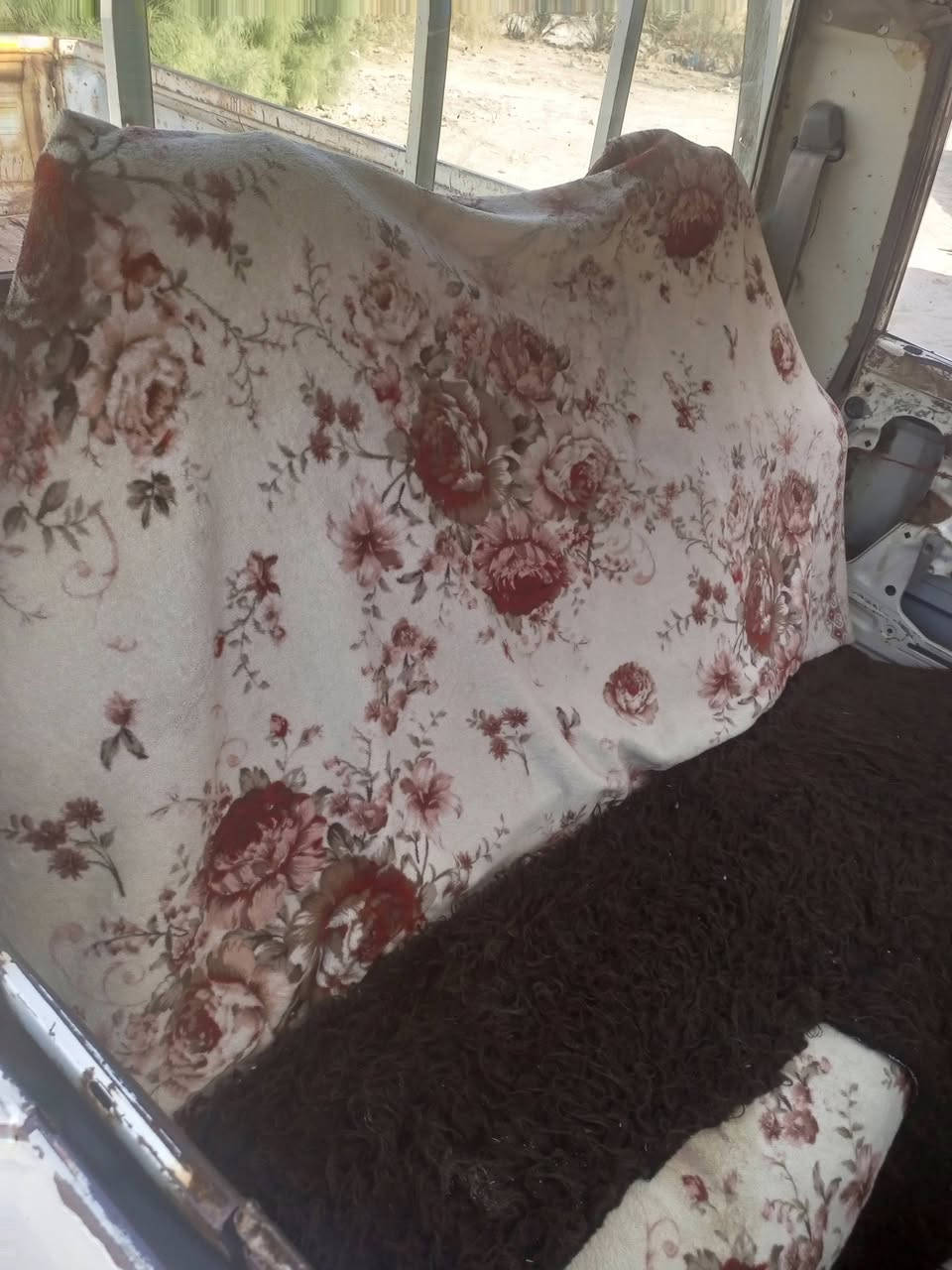 سلام عليكم سياره اللبيع موديل 85رقم قديم بابل وسنويه بيها مالك عنوانه سليمانيه بيعك هل موجود كفلها سرقه وعشائر محرك كير كسن تخم تاير كهربايات كابريته  جيس جاهزه وين ما يعجبك السعر 12قفل ترهم مراوس العنوان الديوانية قضاء الحمزه الشرجي قرب صيطرت الطابو ***********$***********
