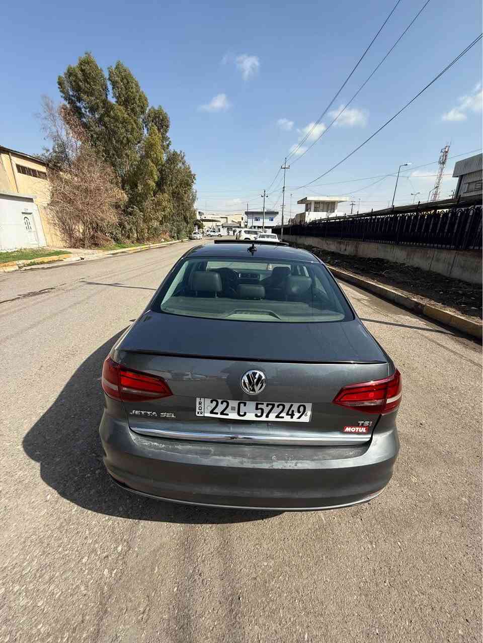 فولكس واگن جيتا موديل ٢٠١٧ ره نگى نه وتى مواصفاف SEL قه پات مواصفات مكينه ١٨ توربو كوشين جلد هيته ر كاره با شاشه گه وره  ئاوينه ئيشاره ت ويل گه وره سلايت رادار ى پيش و پشت و ئاوينه بئ صبوغ و بئ ئيرباگ ته نها ٢ جئ ى بچووك تعديلى هه يه سه ياره كه بئ ته قه و ره قه يه و ٤ تايه ى نويي له سه ره فحص و هه ززه و ره قه م و سه نه وى      هه موو نوييه.
نرخ/١٣٥
ناويشان/ هه ولير
ژ.م/ *********** أربيل, العراق
