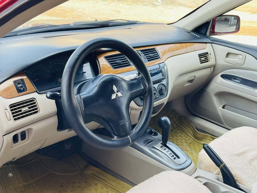 لانسەر مۆدیل 2007  گێر تۆماتیک مەکینە گەورەی ناوزەرد گێرو مەکینەی بەشەرت حیزام بۆیاغە بۆجوانی لای سەکنی  جەپیکی  پێشی هەیە زۆر خاوێن ماوەتەوە تەبریت ساردووگەرم لەسەر سویچ سەنەوی تازەیە  پشتی کەپسە هیجی پێوە نی دینار مەسرەفی تیانیە سعری 63 وەرەقە  شوێن کۆیە *********** كويسينجاك, أربيل
