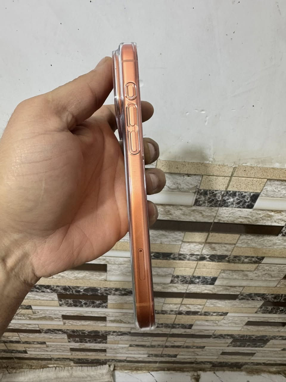 ايفون 17برو ماكس ذاكره 256بطاريه 100 جهاز اخو الجديد نسخه الشرق الاوسط سيم كارت كامل غراضه السعر مليونين و١٠٠  الشراي يجي خاص او واتساب ***********
