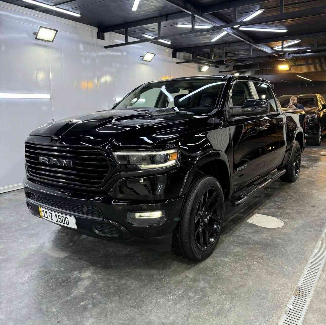 الوحش للبيع
Ram laramie 2020  
بجم  و لايتات لمتد  الشكل الجديد 
فول مواصفات بدون بانورما 
محرك ٨ سلندر
بدي قصير باب جبير
داخل جلد + داخل خشبي صاج
سستم صوت 
تدفئه تبريد كشنات + ستيرن
السياره ماشيه 85 الف
حادثها خفيف بنيد + جاملغ السايق بي صبغ بالراس 
كلير باب البدي
بارد اصبع  باب عكس السايق pdr 
 عليها ترفيع اصلي
دوسات اصليه
كفر بدي  جلد اصلي
ويل ٢٢ اصلي
سيت اشاير مري لد مشتري من امريكا
  السياره نظيفه جدآ  محرك و كير  و معتني بيها كلش
بدون ايرباك 
 السياره عليها رقم مميز ينباع  وحد او يتغير

السعر المقدس 31,500$  و بي مجال بسيط جداً 
***********  واتس اب
