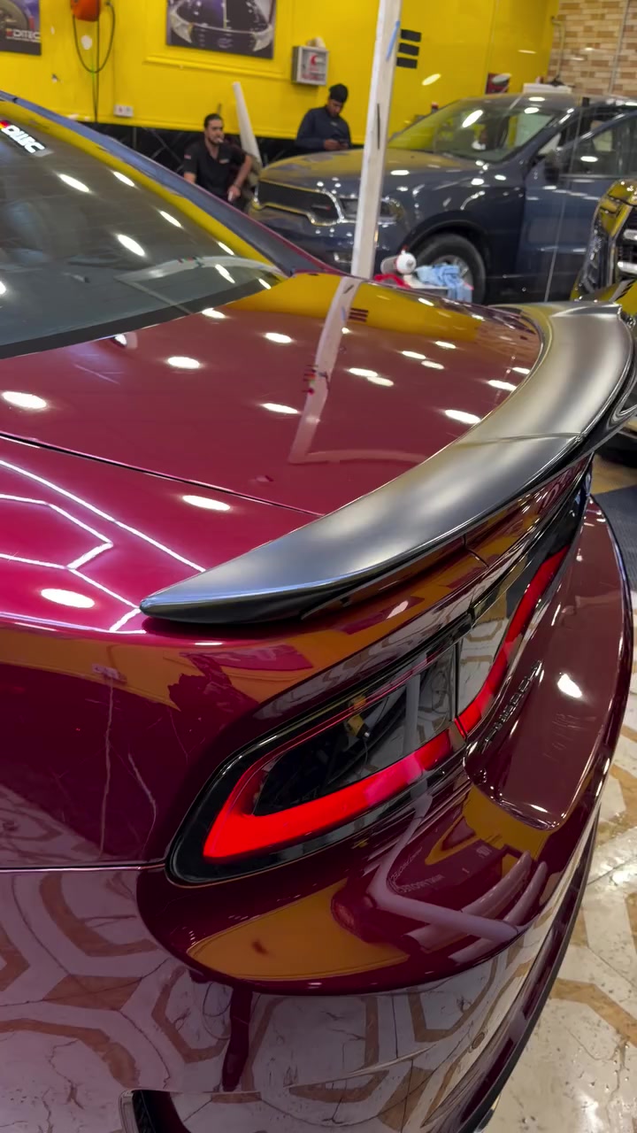 تشارجر سكات باك مديل 2020 حادث جاملق وباب خلفي بدون دواخل و جاملق امامي سرقه وراجع نفسه بدون اي حادث ايرباك دشبول راجع سستم. 

البجم كبس سياره مكينة وكير مكفولات وجدا نظيفه ونصبتها رهيبة. 

السياره ربع ماتصوف عليهه حتى طخم تايرات وويلات جديدات والحداده جديده. 

السياره ستوك ع وضع الوكاله فقط اويل كاش كان مخليلها ماملعوب بيهه. 

رقم اربيل باسمي السيارة وماكنها البصرة

السعر 240 ورقة


**إذا كنت صاحب هذا الإعلان وتريد حذفه لأي سبب، رجاءا أرسل رسالة إلى الدعم الفني**