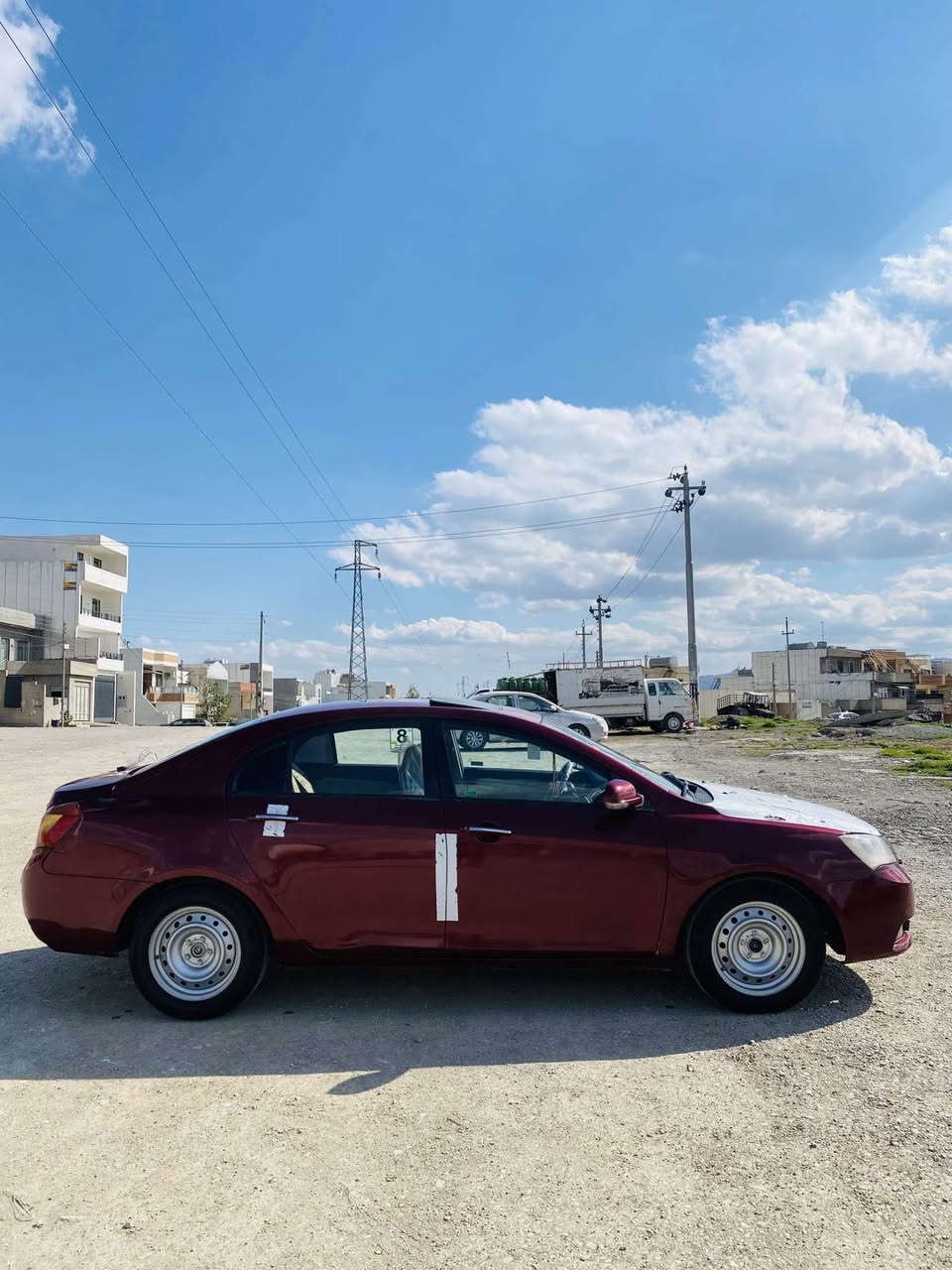 جیلی مۆدیل2013 گێڕ و مەکینەی کامری سعر:37 گەڵا 4تایە و ویلی لۆکی لەژێرە حیزام بۆیاخە لەسەر ساخی کارەبای مەزبوتە لەسلێمانیم (***********-***********) السليمانية, العراق
