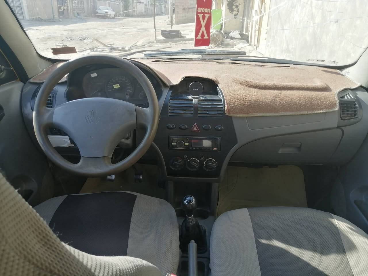 السلام عليكم سياره طيبه للبيع موديل 2015رقم بغداد 
مصفره هيئه وغرامت حره مامطلوبه تبريد بس الكبريسر 
سياره مال كاسب وراعيها موجود السيارة بالكوفه البراكيه شارع المطار القديم 
السعر 30وبيها مجال قليل 
كير موكينه مكفولات 
***********
