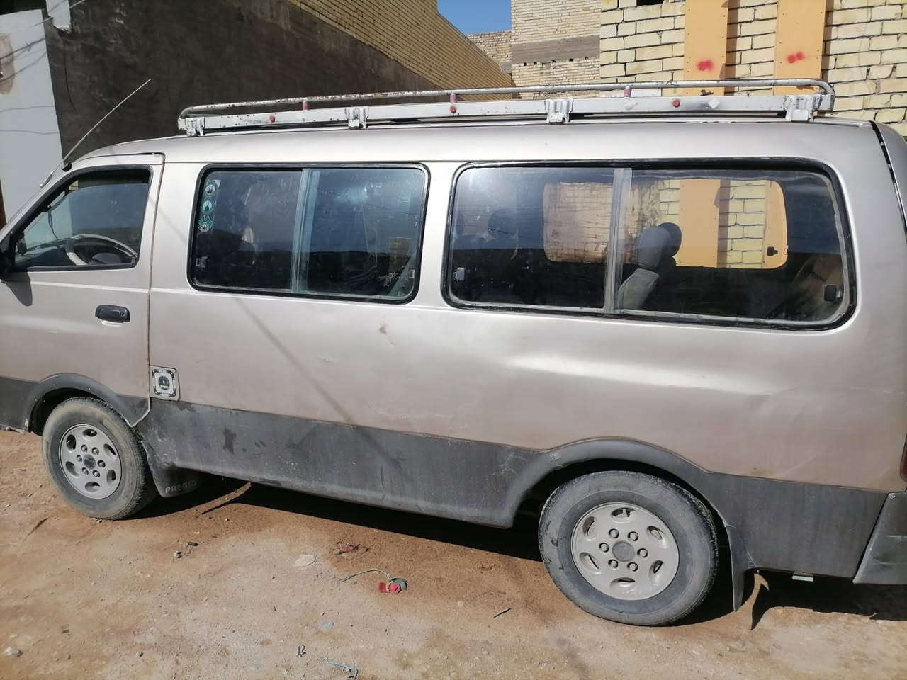 سلام عليكم كيا بريجو موديل ٩٧ سياره حلوه مكينه كير اكسن خير من الله سياره مصفره هيه ومرور وصل خط وبحث سنويه لل 2029 بسمي تحول ثاني يوم *********** السعر ٥٠ وبيه مجال
