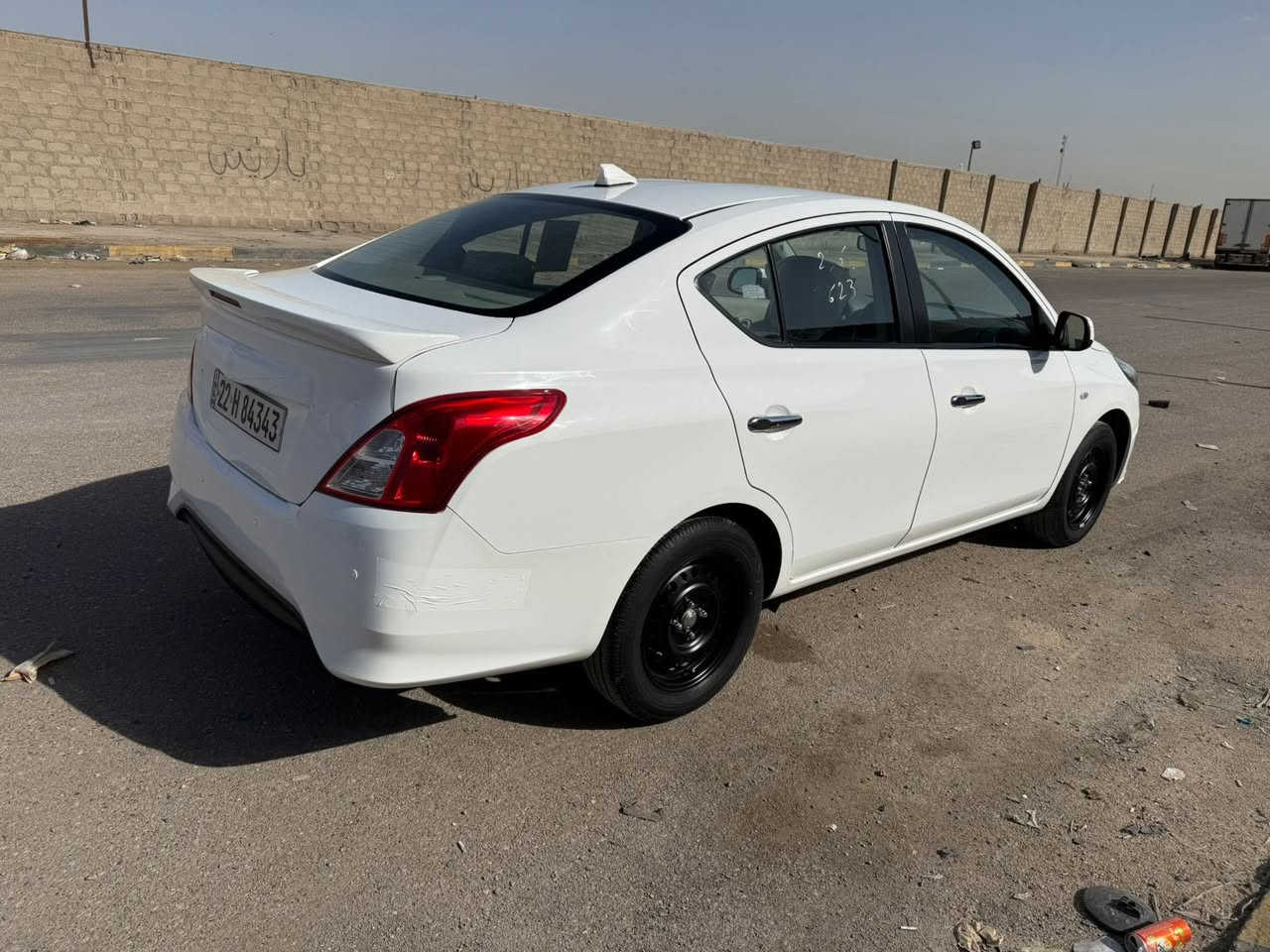 السلام عليكم سني هندي بليته الزركه موديل ٢٤ ماشيه ٤٤ السياره كفاله ما عده ٣ باردات فقط مكان السياره البصره نواب الظباط السعر ١٢٠ وبيهه مجال قليل رقم الموبايل ***********
