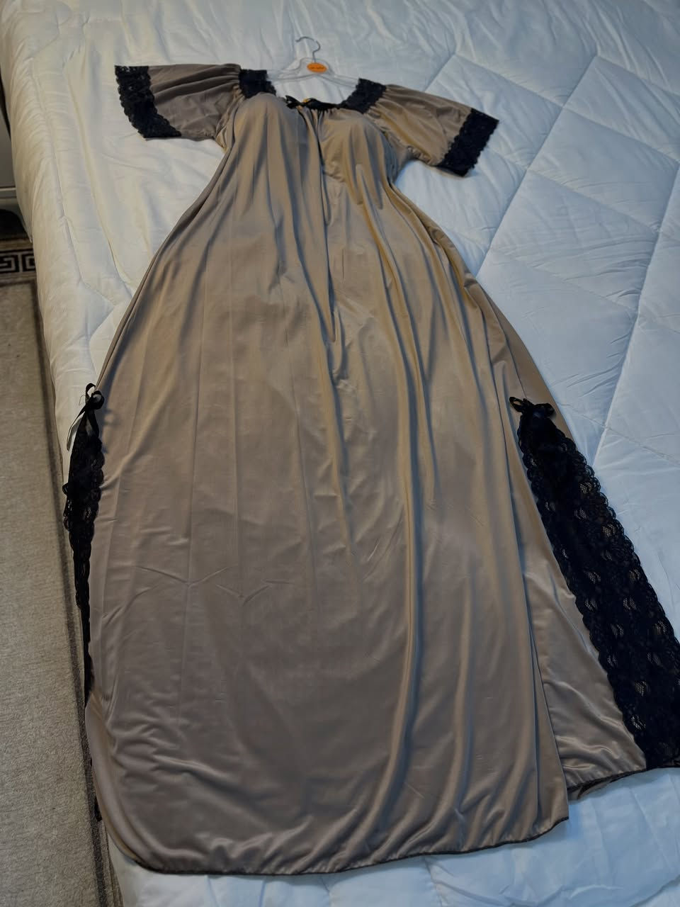 السعر ١٣ فقططط 
خامه زبده حرير تجننن تجنن 
قياس فري سايز ال ٩٠ 
#اكسبلور_فولو #اكسبلور_explore #ترند


**إذا كنت صاحب هذا الإعلان وتريد حذفه لأي سبب، رجاءا أرسل رسالة إلى الدعم الفني**