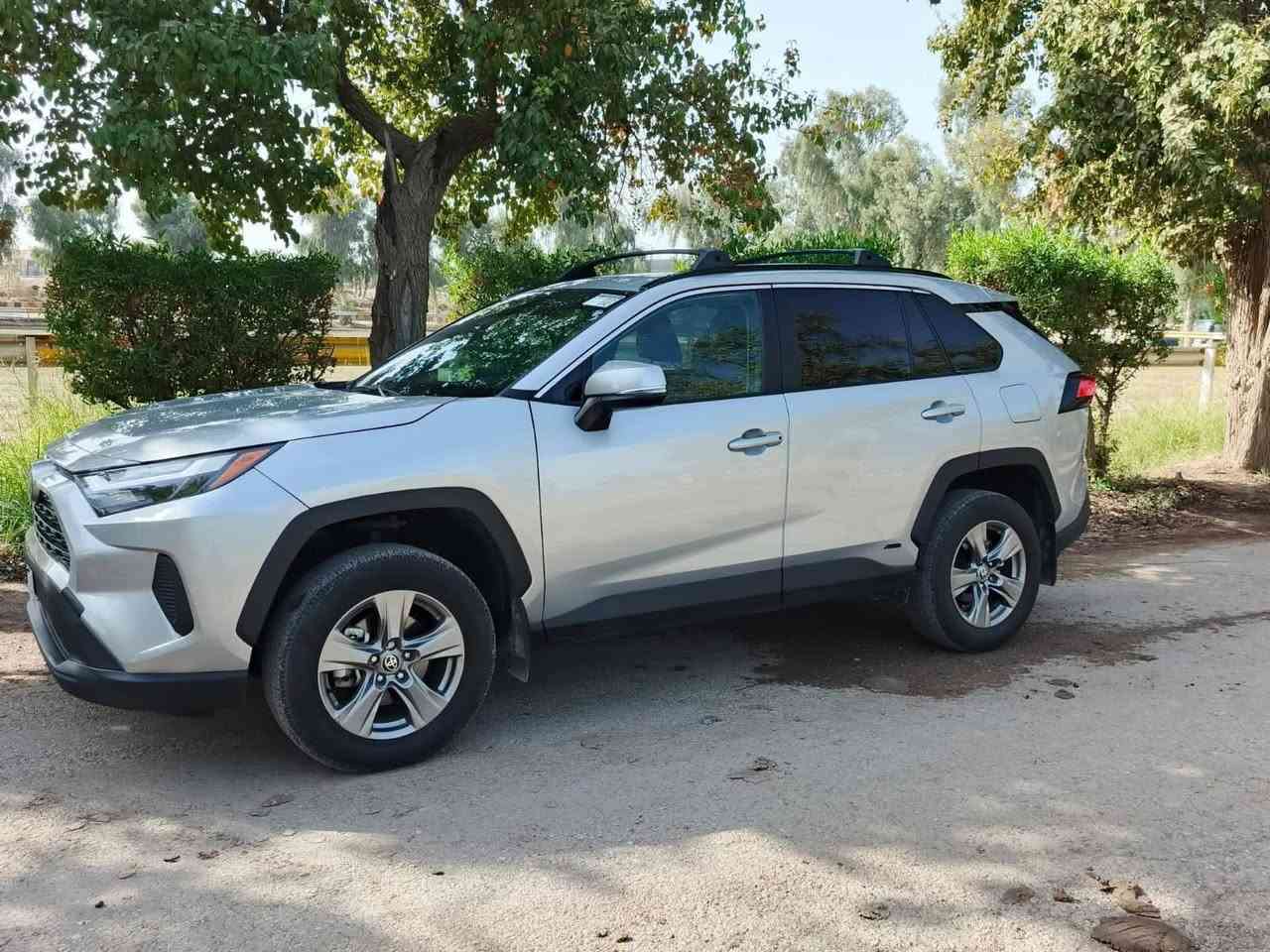السلام عليكم 
للبيع تويوتا Rav4 هايبرد موديل 2024 رقم بغداد ماشية 34 مواصفات فول xle توقف ذاتي رادار نقطة عمياء تحديد مسار اشاير بالمري وضعيات قيادة فتحة سقف كشنات تدفئة مقود تدفئة حادث موضح بالسونار فقط بارد بالجاملغ عكس السائق السعر 250 للأستفسار الاتصال ***********
