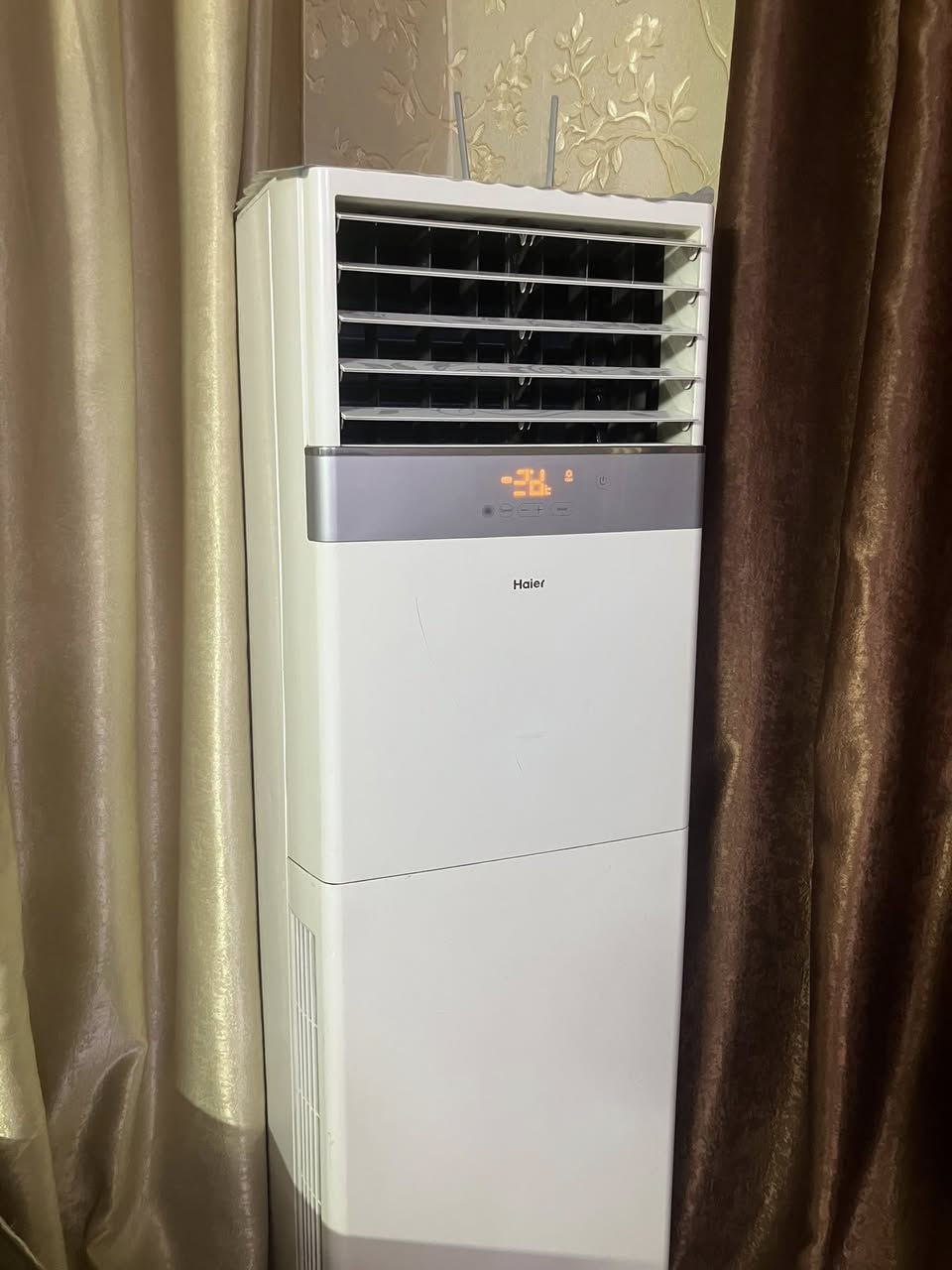 سبّلت هاير 3 طن كامل سعر 500 | زولية ايراني 3في4 سعر 10 | بردة زيبرا 120في2 سعر 10 بغداد الشعب حي البساتين *********** لا يوجد توصيل
