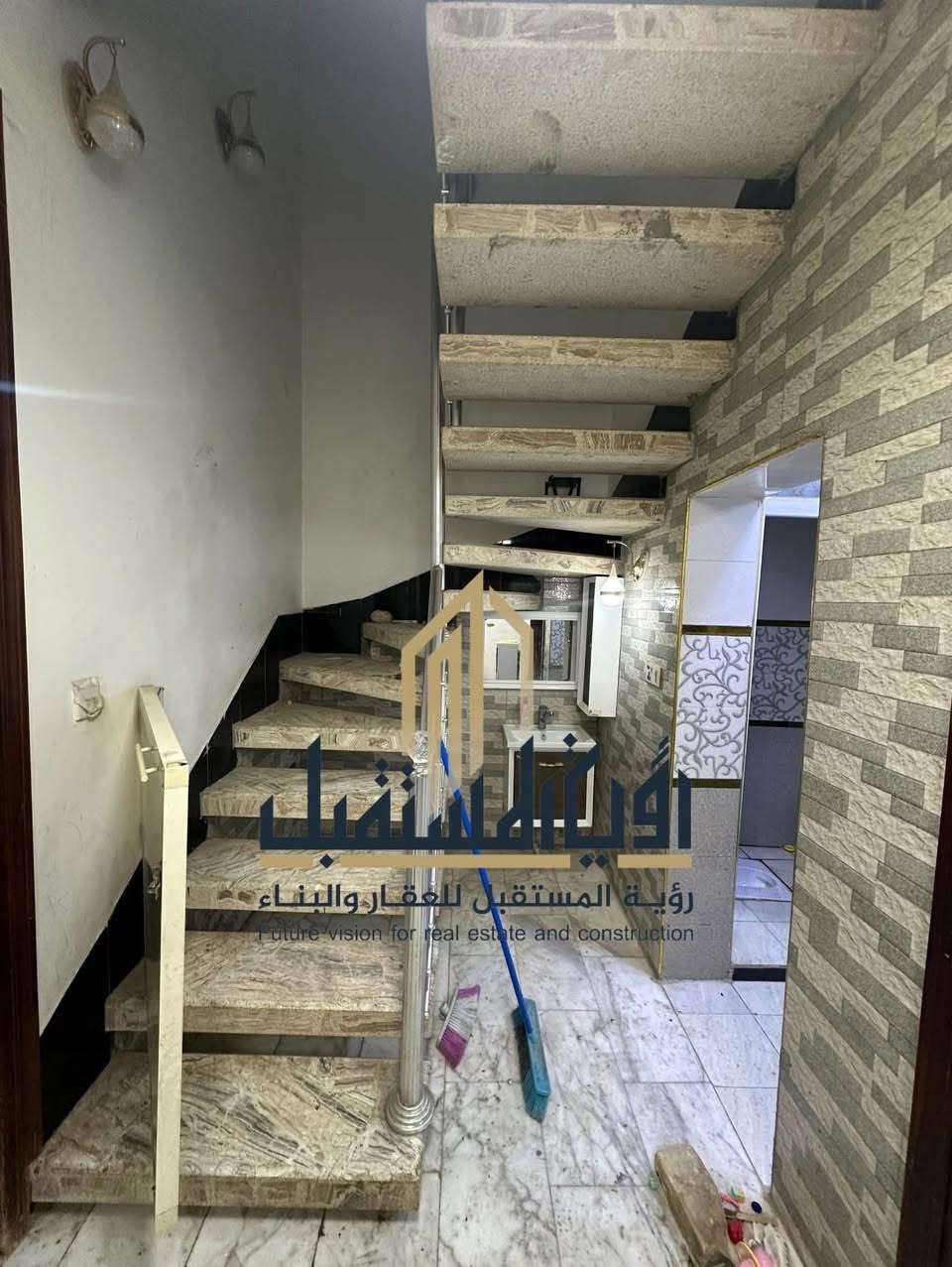 دار   للايجــــــٌار  مـع #الكاونتـــر
#آلمـــوقع  //الحلة  حــي الزهــراء 

#طابــو #مـــلك #صـــرف 

#المساحـــة // 120 م 

طابــقين    

 

#المحتويـــــات //

يحتوي على 3 غــرف  واستقبال  ومطبخ وهول ومجمع صحيات عدد 2 وكراج سيارة   

🔻 مطلــوب عائلــة صغيــرة لطفـــا  

🔻مبلغ الايجار 450 الف 

  

___________________

#للاستفسار اكثر الأتصال آو واتساب:

***********

*********** 

____________________

🔻لمن يرغب في عرض عقاره للبيع أو للايجار طابو صرف او زراعي تجاري او سكني يرجى مراسلتنا
