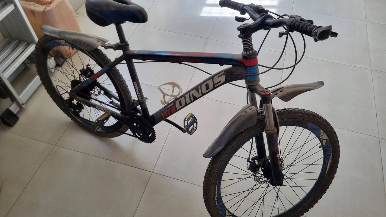 للبيع بايسكل رياضي سعر 75 قفل
اشتريته ب165 من الصدرية استعمله اخوي شهرين وعافه 
مكاني بغداد الكريعات متواجد واتساب فقط
***********
