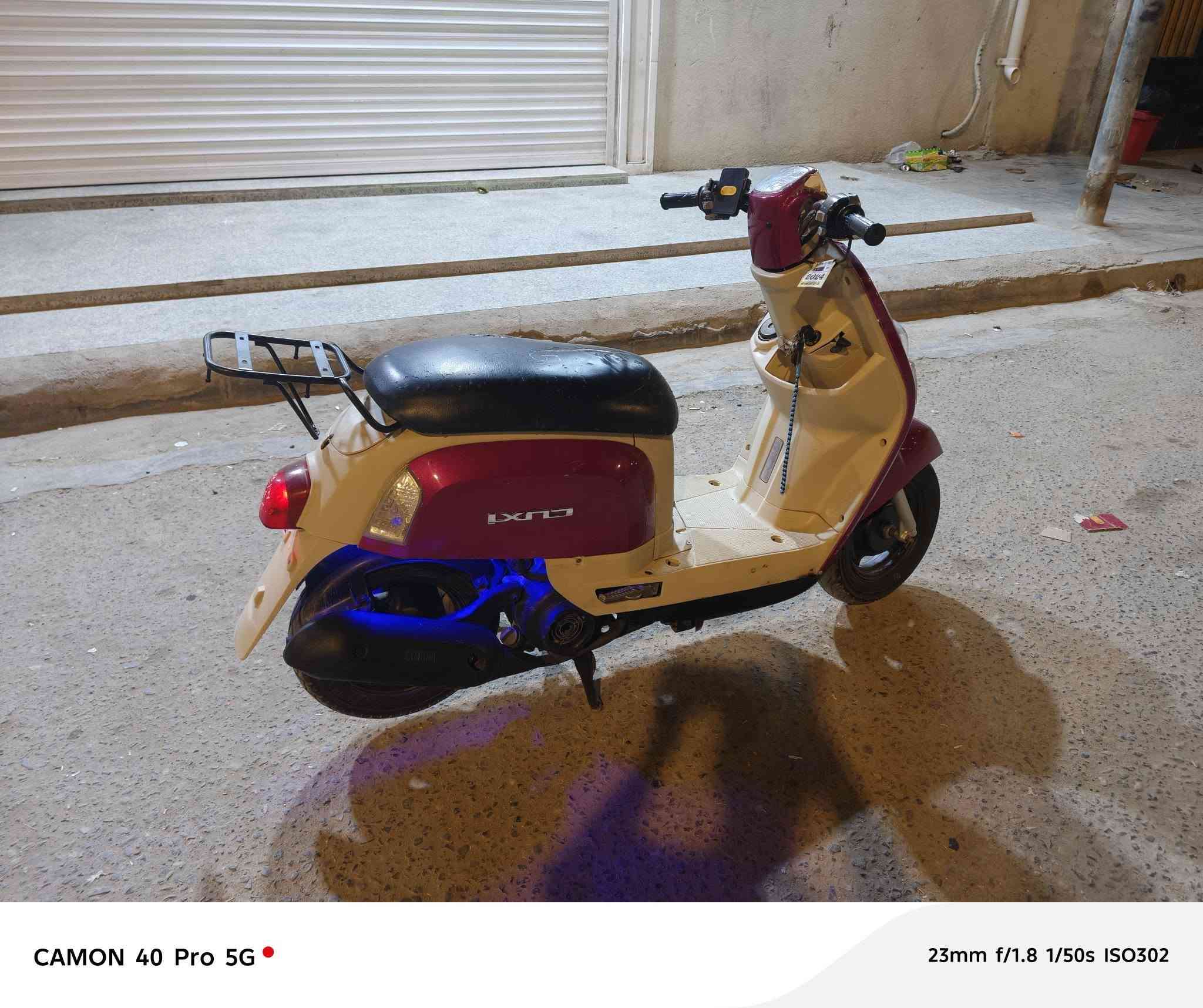 دراجه ماكس بوليسي للبيع الدراجه حلوه نضيفه الدراجه بيها خيط تبخير توه بادي ولسله تلعب بوشه 49 بلادي السعر ب 650 وبيها مجال التواصل ع  الرقم *********** مكاني حيانيه
