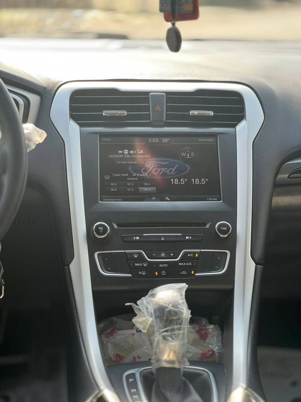 للبيع فور فيوجن موديل ٢٠١٦
جاهزةشاشة كبيرة رادار تدفئه تبريد ثلج حساسات جانبيه تحكم ستيرن تحكم مسار نظام صوت كامل السعر 98 $ دولار للاتصال ***********
