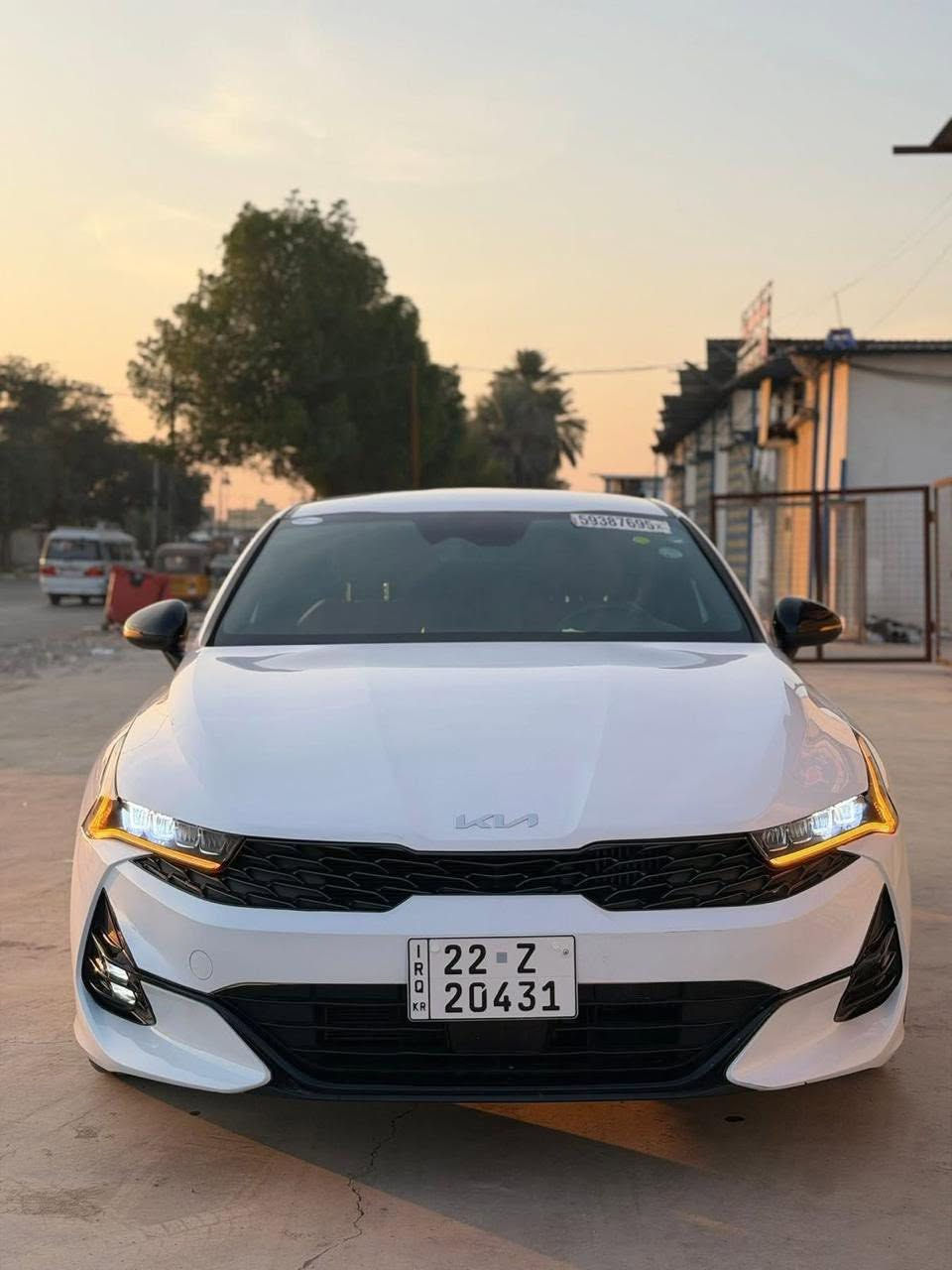 كيا K5 GT-Line موديل 2023
•  محرك 1.6 لتر تيربو (T-GDI)
•  قوة 180 حصان
•  ناقل حركة أوتوماتيك 8 سرعات
•  دفع أمامي (FWD)
•  5 ركاب
•  شاشة معلومات وترفيه مع Apple CarPlay و Android Auto
•  كاميرا خلفية
•  حساسات ومساعد المحافظة على المسار
•  نظام التحذير من الاصطدام الأمامي
•  تصميم GT-Line الرياضي
*وارد امريكي
لون ابيض
تحديد مسار
مثبت سرعه
تشغيل عن بعد
كشنات كهربائيه
شاشه وكامره خلفيه
مواصفات المحرك:
•  1600 سي سي تيربو
•  180 حصان
•  قير أوتوماتيك 8 سرعات
قيادة ذكية
كشنات جلد احمر 
شاحن لاسلكي 
وضعيات قيادة متعددة(normal.sport.smart. Custom) 
اضاءة LED كاملة 
بصمة
وباقي مواصفات الجي تي لاين المعروفه 
السياره ماشيه 60mi نظيفه كلش 
حادثه موجود بالصور جاملغ ايسر وشويه بنيد كلشي مكفول تبريد صدر كير مكينة والسونار موجود مالته 
السعر ١٧٠


**إذا كنت صاحب هذا الإعلان وتريد حذفه لأي سبب، رجاءا أرسل رسالة إلى الدعم الفني**