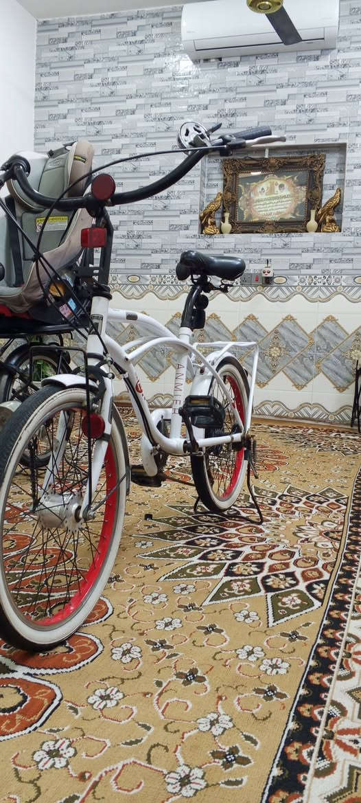 سلام عليكم بايسكل للبيع تكسي 125وبي مجال المكان بغداد رقم الهادف***********
