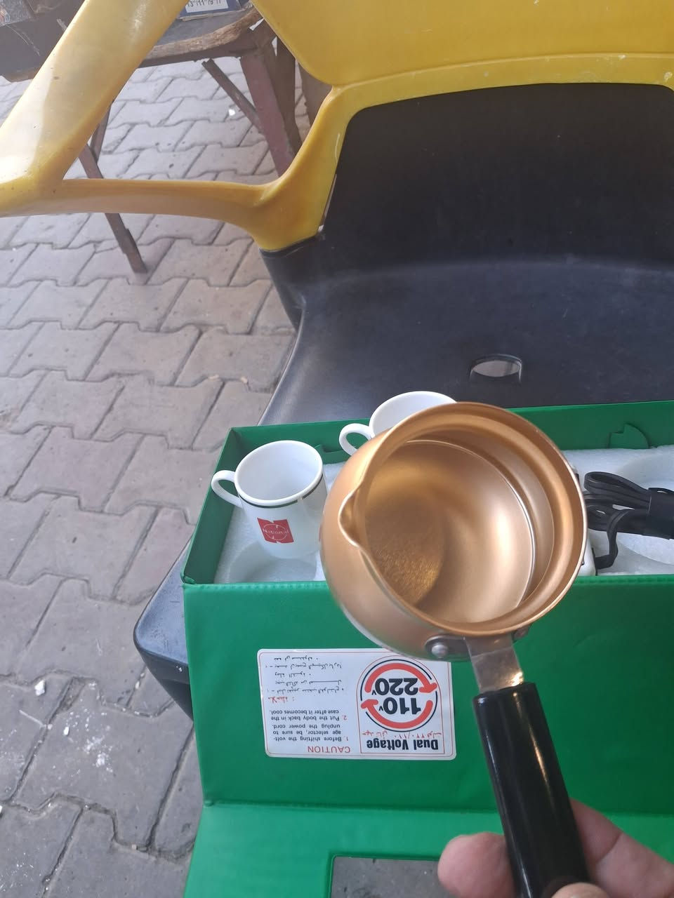 السلام عليكم .
جهاز صانع القهوه جديد مامستعمل ...


**إذا كنت صاحب هذا الإعلان وتريد حذفه لأي سبب، رجاءا أرسل رسالة إلى الدعم الفني**