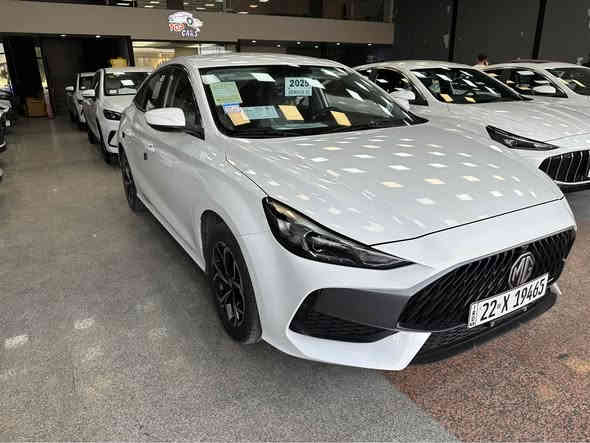 ئێم جی  MG GT 2025 Sport گێڕ عادی
5000رۆیشتوە
مواصفات.بەصمة.شاشەوكاميرا.حساس.
ئاوێنە ئیشارەت.لايت زينۆن.  ڤۆلیۆم
مكان : أربيل.  ١٠٠ متری معرض تۆپ کارس  
سحر102$
موبایل..*********** أربيل
