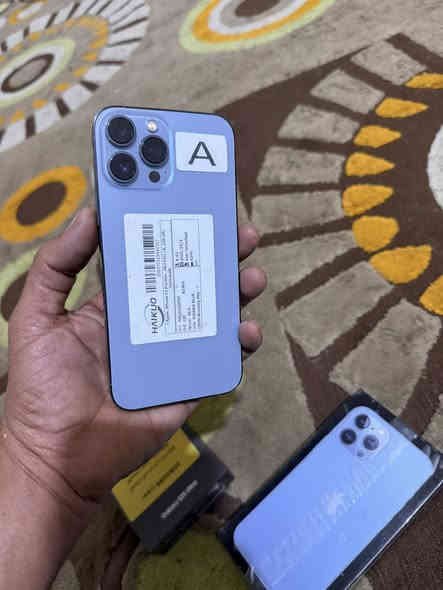 السلام عليكم نقال آيفون 13 برو ماكس جهاز كامل ملحقات مكفول اخو الجديد السعر 650 مكاني البصرة القبلة للمراسل ***********
