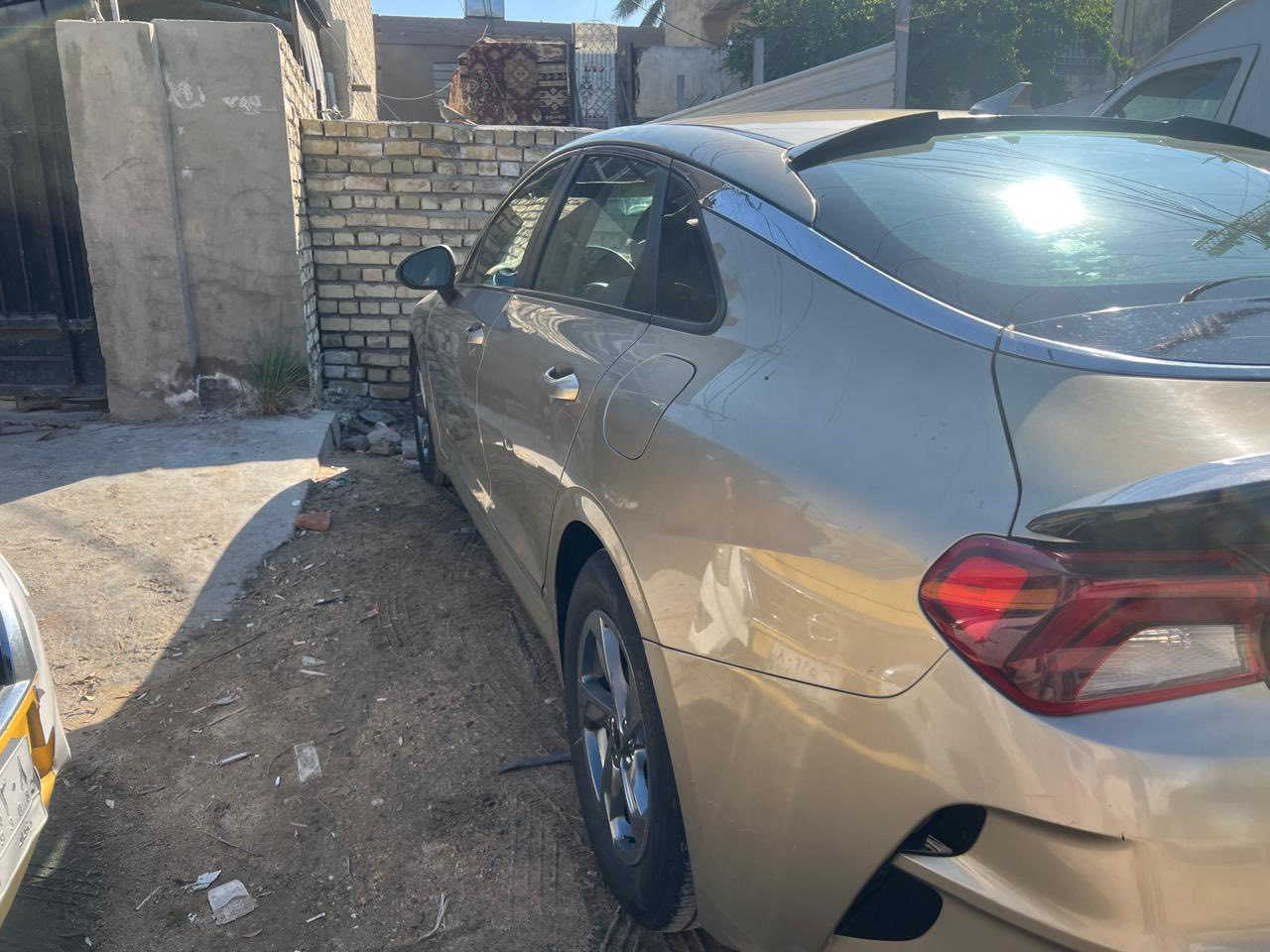 السلام عليكم k5موديل 2023 بغداد الدولي  سياره حادثها وجه الجنط  فول عده البانوراما
بغداد البياع 
السعر 165 وبيها مجال 
***********
