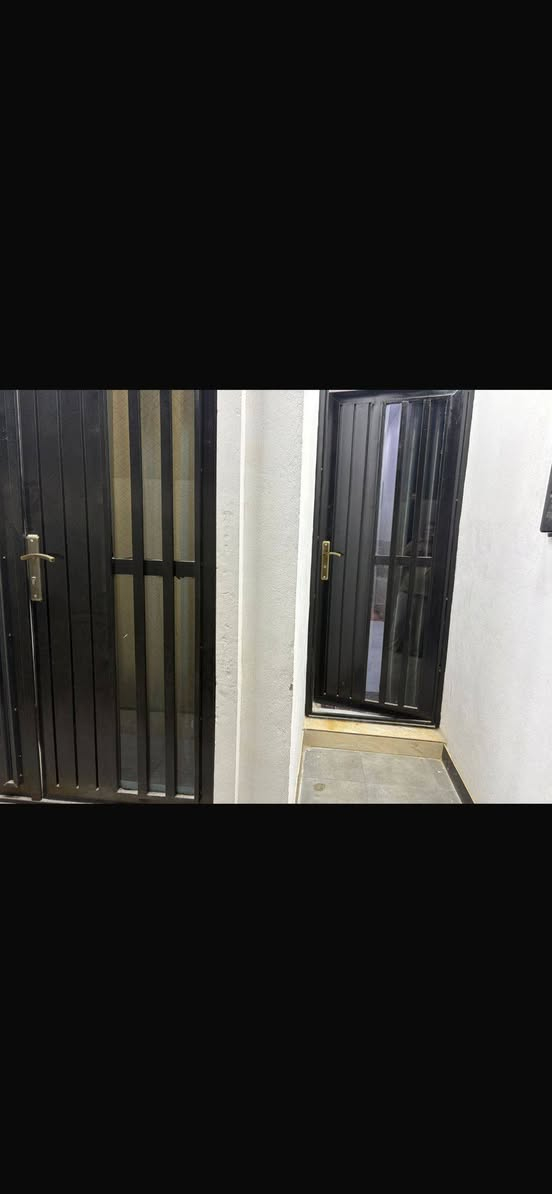 دار لبيع الغزاليه الكفائات
دار جديد بناء ٢٠٢٤
المساحه ٨٠ متر
طابقين
ثلاث غرف نوم
حمامات عدد 2
 مدخلين لدار
بناء حديث والدار احلى من الصور
التواصل مع صاحب الدار مباشر
بدون دلاليه بدون دلاليه التواصل على الرقم ***********
