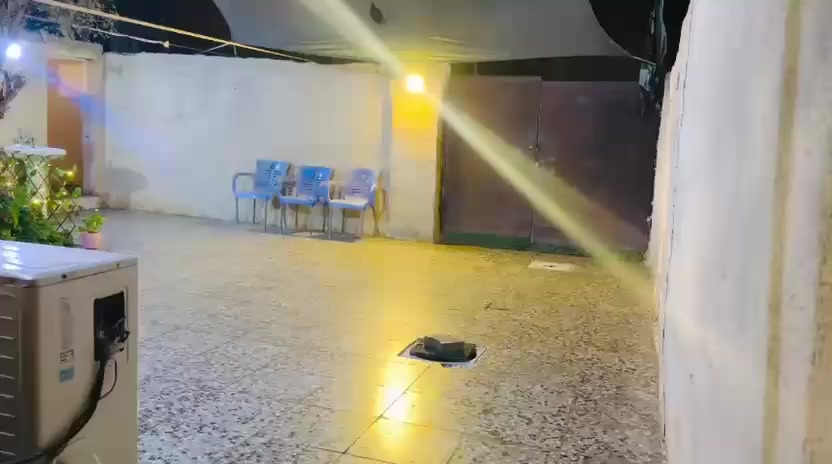 سلام عليكم بيت في كربلاء حي العسكري الحر المساحه 200 متر واجهيه 10 بيت مربع طابو صرف للتواصل *********** واتساب اتصال
