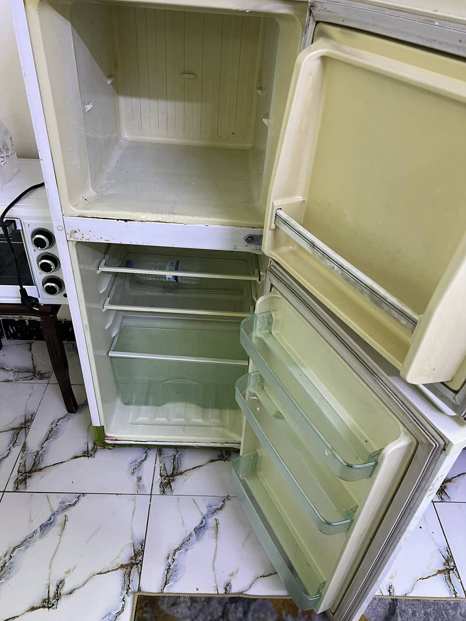 ثلاجه نضيفه تجميدها يخبل ب 100 وبيها مجال مكاني الغزاليه


**إذا كنت صاحب هذا الإعلان وتريد حذفه لأي سبب، رجاءا أرسل رسالة إلى الدعم الفني**