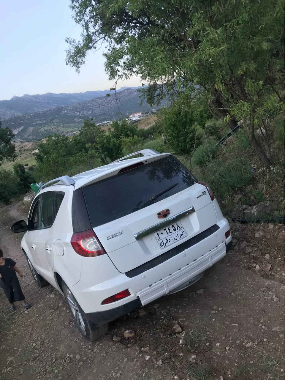 جيلي امكراند X7 بدون دعم او صبغ بس تعديل بل جاملغ الخلفي 800$ غرامة عليه فول موصفات *********** دهوك, العراق
