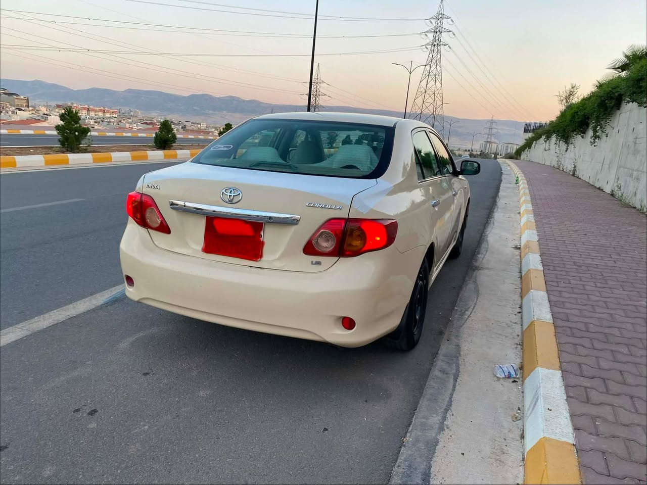 تۆیۆتا کرۆلا
٢٠٠٩ بیلاد ئۆتۆماتیک
گێرو مەکینە بە شەرت 
ڕۆن کەم ناکات 
تایەی تازەیە 
شاشە ئایپاد
غازی تورکی بۆ بەستراوە 
پێشی کەپسە 
٤ پارچەی بۆیاخە 
دوای قرچێکی هەیە ناوی نەگرتووە 
پلاکو کۆیلو تاقم وەیاری کۆیلی هەموی تازە بۆ بەستراوە
115 گەڵاو معامەلە 
***********
***********
