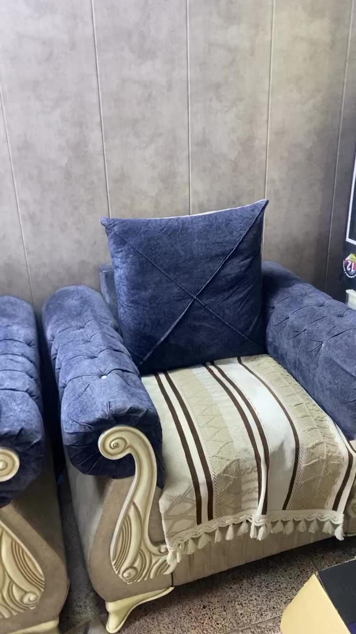 تخم قنفات للبيع
السعر ٢٥٠الف      ١٠ مقاعد
بردات ٣٠ الف طول  البردات ٣ أمتار وعرضهن ٦ أمتار 

العنوان بغداد 
الاتصال ***********
