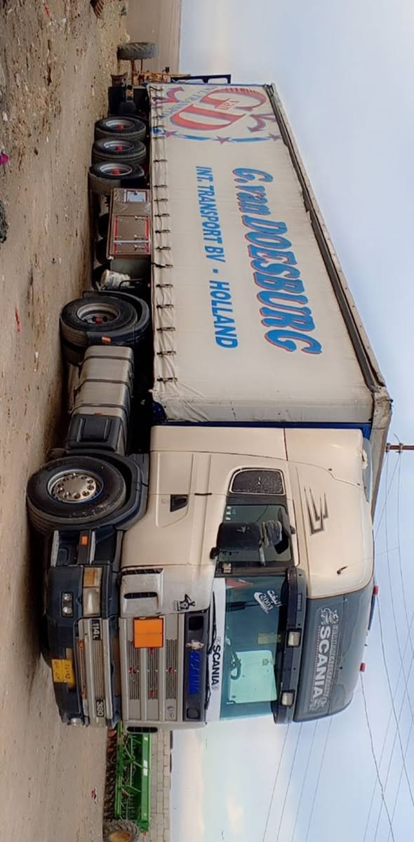 السلام عليكم البيع سكانيه 2003 كير3/3 محرك كسر كسن كلا بشرط تبريد رتايدربسراس رقم دهوك شرط تحويل الستفسار ***********/***********
