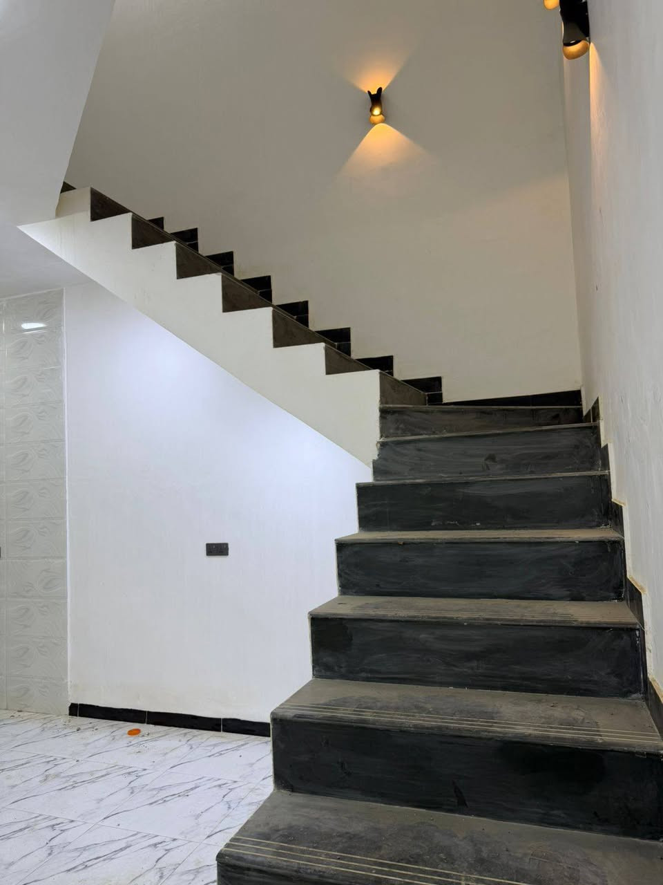 مشتمل للبيع الدبيه مطلوب مبادرة 
 طابقين بناء حديث 95 المصرف 
تسديد 435 مقدمه 35وبيه
المساحة ١٠٠متر
🏘🏘عنوان المكتب وسام الأماره للعقار🏘🏘 
🤝داموك حي الشهداء مركز شرطة
----------------------- للاستفسار مراسلة الصفحة

اتصال_ ،واتساب  
***********وسام الإمارة
‪***********‬‏محمد الدلفي
*********** مهند الشمري
 ‏‪***********‬‏ فلاح ابوحسن الاماره

💬 “خلي عقارك بين أيدٍ أمينة – نوصل لك للمشتري أو العقار المناسب في أسرع وقت!
