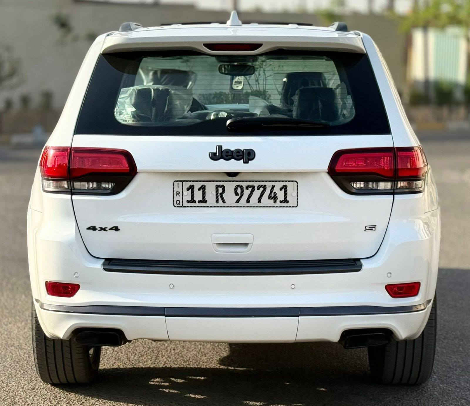 جيب S ، جيب اس كراند شيروكي ( خليجي ) موديل 2020ً
فئت S فول مواصفات للاخير  1/1
ماشيه 71 الف فقط
مكفوله 

مكان السياره : بابل شارع 80
للاستفسار يرجى الاتصال : ***********
السعر :  357 ورقة و بيها مجال
 ، رقم بغداد الجديد ب اسمي تحويل ثاني يوم 
ادامه كامله دهن فلاتر تايرات جدد صدر جديد كلشي بالسياره جديد
السبير منازل كاعيات الشركة ما مشدوده ب جيس بعدهاُ
مواصفات الـ S معروفة :  1/1
محرك 6 سلندر دبل كزوز 4x4 دفع رباعي خفيف ثقيل متعدت الوضعيات 
دخول بصمه تشغيل بصمه و تشغيل عن بعد ، 
، سقف بنوراما جنطه كهرباء ،  حساسات كشف ضغط الاطار
شاشة جبيره + كامره خلفيه  
سستم صوت 12 سماعه + دمام خلفي ،
حساسات اماميه خلفيه رادار خلفي بريك طوارئ 
رادار امامي بريك طوارئ 
  مطعم صاج ملكي كشنات جلد اسود و احمر تبريد و تدفئه 
+ تدفئه ستيرن 
سقف بنوراما كراسي كهرباء خزن 3 وضعيات لسائقً
ستيرن ميموري حسب وضعيه خزن الكرسي 
تبريد قطعتين كراسي خلفية تدفئه + تجوه ً
فول تحكم ستيرن كروس مثبت سرعة ،  شفتات ستيرن خلف المقودً
وضعيات قيادة sport , eco تراكشن مود ، اوتو ستارت ستوب 
نزول منحدر فور ويل خفيف ثقيل وضعيات فوريل جبلي ترابي ثلجي
مري كهربائيه قابله لطي + تعتيم تلقائي مري جوانب و وسطيه
+ خاصيه ازاله الضباب من المري الجانبيه + مري قلاب عند الرجوع
لايتات حاجب LED ، زنون + بلوجكتر كاشف ضباب زنون زراكه مازده
بك لايت LED + كاشف ضباب و بعد
 اهواي مواصفات ..
